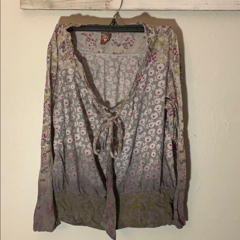 Blouse xs front bow flowy top